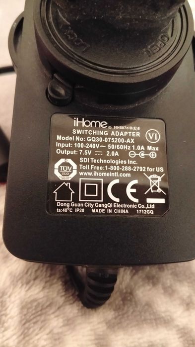 Радіогодинник iHome IBT29BE