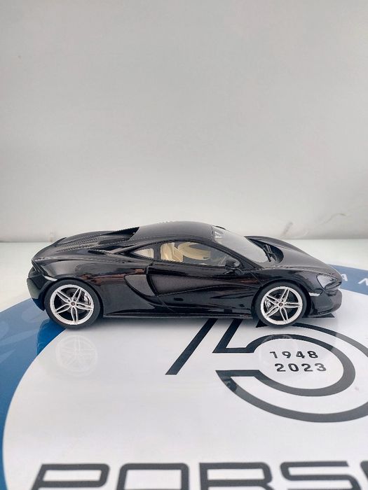 Carro Miniatura 1:18 (McLaren 570S)