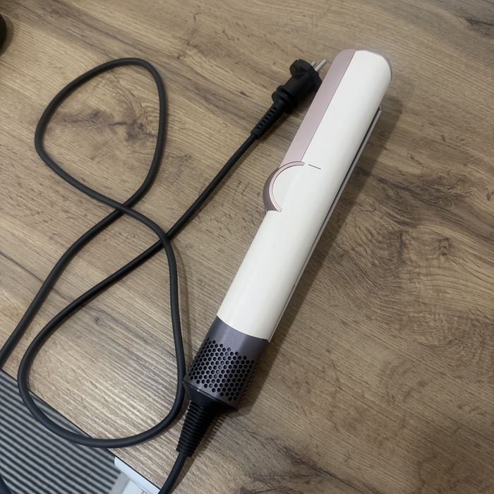 Фен типу Airstrait