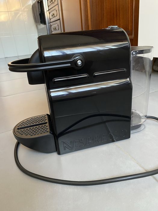 Máquina de café Nespresso/DēLonghi, como nova