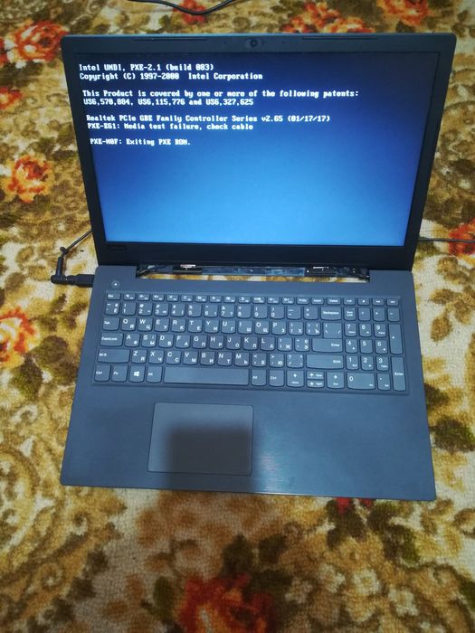 Lenovo V130-15IKB  Целый экран I3 7020u ddr4 4gb