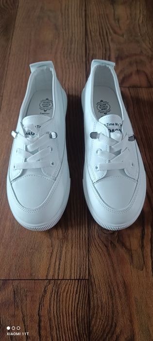 Жіночі кеди нові