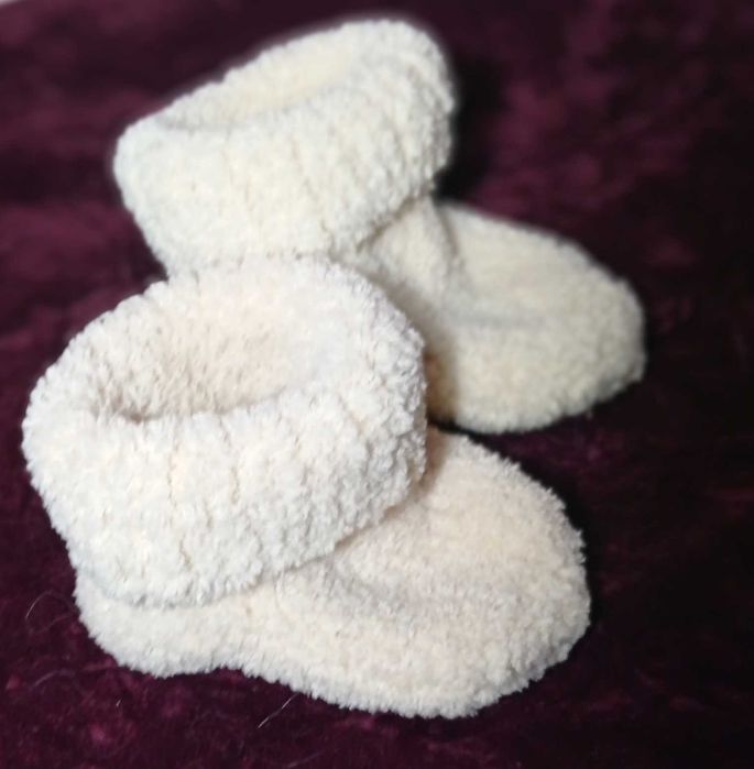 Вязаные детские носочки плюшевые