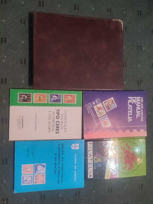 Lote 35 Livros, Catálogos e Publicações sobre Filatelia e Numismática
