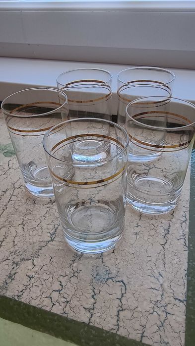 Szklanki ze złoceniami 5 sztuk, vintage