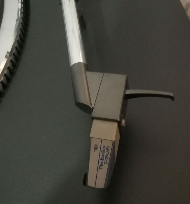 Gramofon Technics SL-DD33