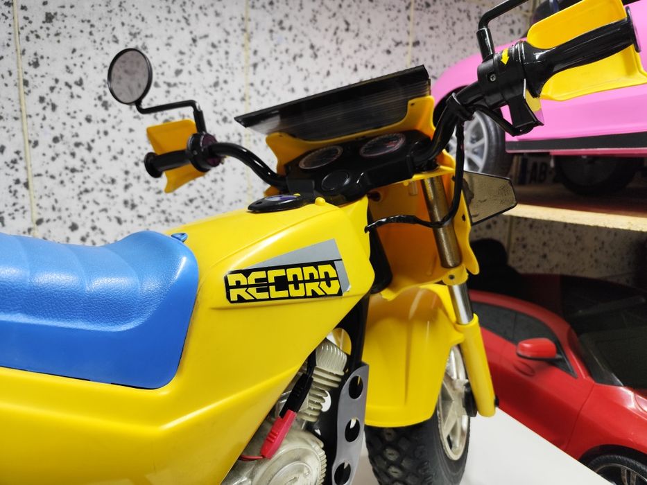 Motor,pojazd na akumulator dla dzieci Retro