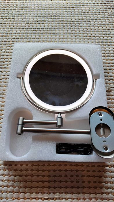 Espelho de maquilhagem de parede