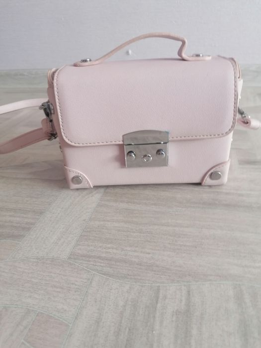 Сумка на плечо  пудровая