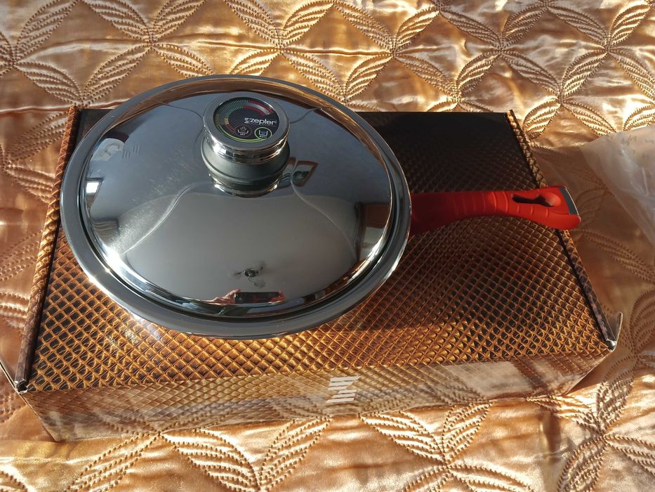 Сковорода фірми Цептер  нового дизайну