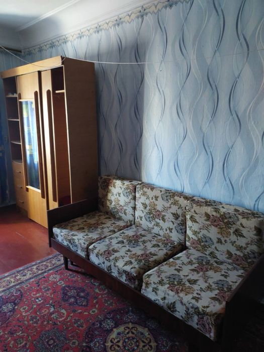 Кімната у гуртожитку, центр ринок