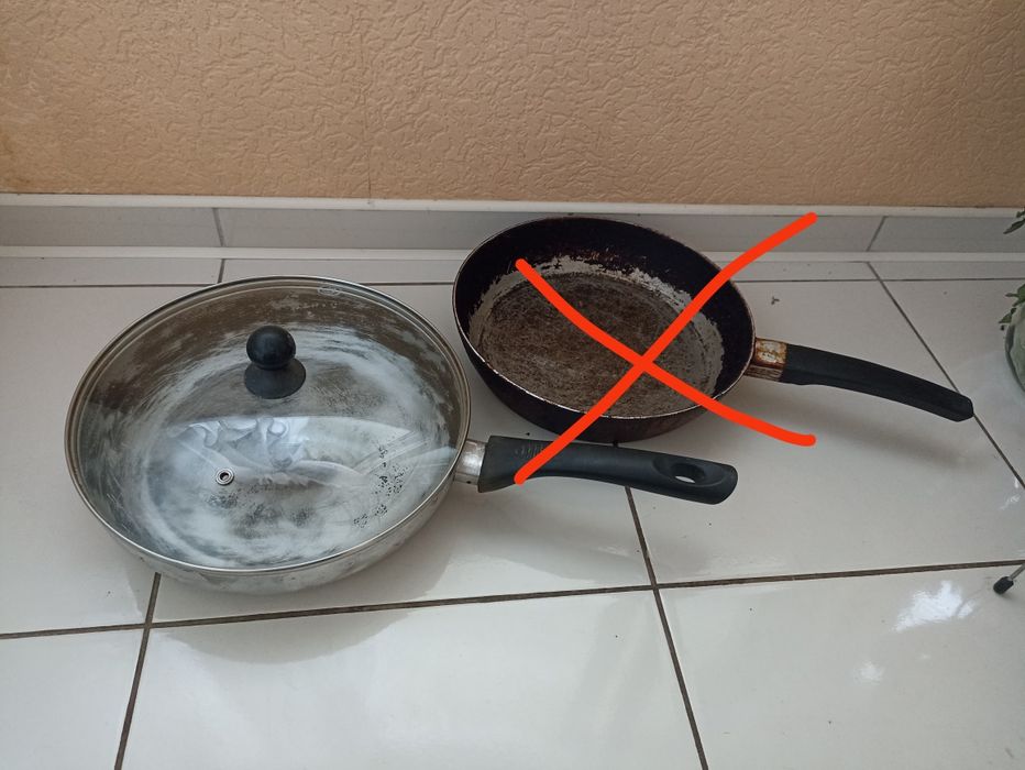 Сковорідки, тарілки