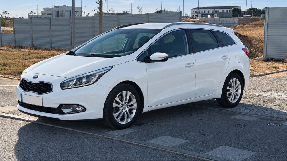 Kia Ceed SW 1.4 Crdi Tx 90cv — photo 4