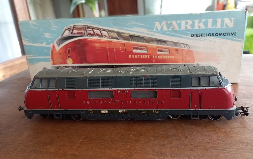 Locomotiva  Märklin 3021, série V 200 da Deutsche Bundesbahn (DB).Ano 1959.