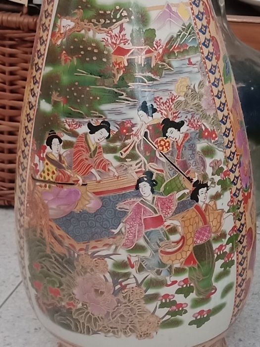 jarrão oval chinês com 61 cm de altura