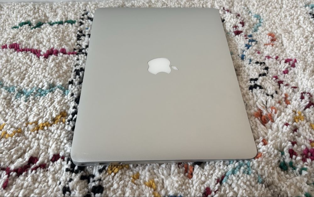 MacBook Air - stan bardzo dobry