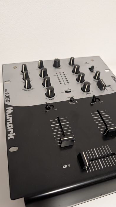 Mixer Numark DM-1050