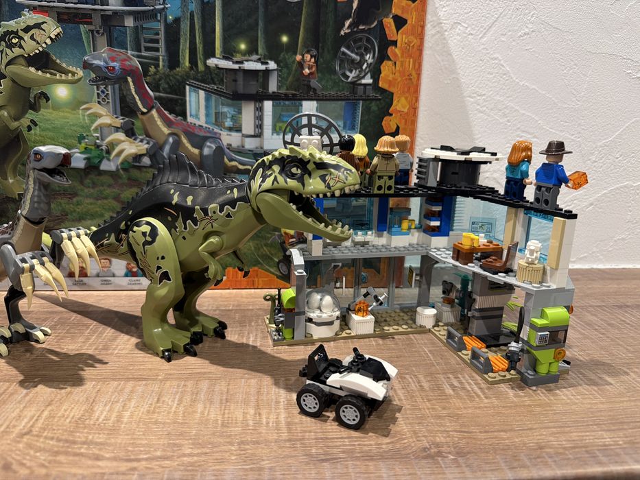 Lego 76949 Oryginal Gigantosaurus i Therizinosaurus Attack klocki