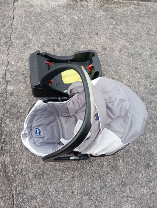 Maxi-Cusi Chicco "Ovo" em bom estado