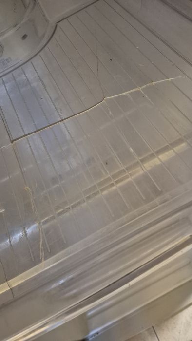 холодильник lg gr 372svf no frost 170см
Бу, працює

В гарному стані, є