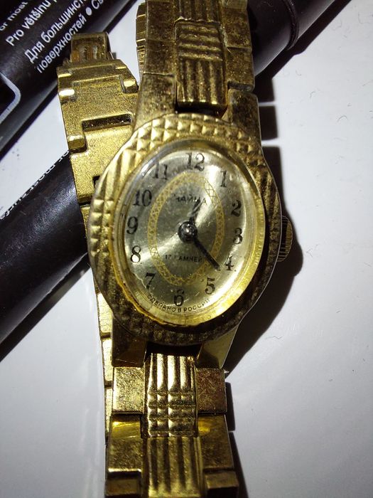 продам женские часы " Чайка"