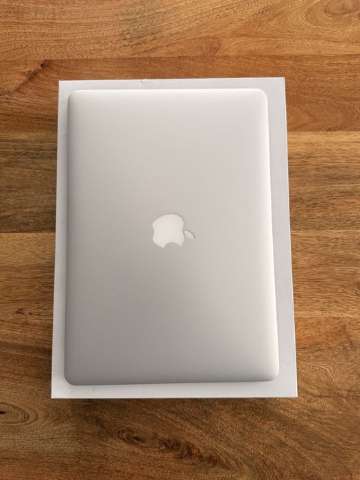 MacBook Air 13” 2017 | 8 GB RAM | 128 GB SSD | Idealny stan + pudełko