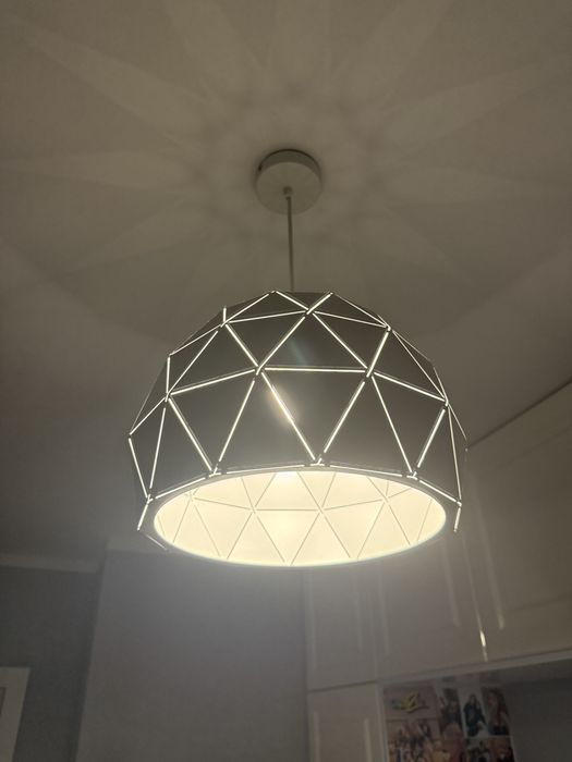 Lampa sufitowa stan idealny