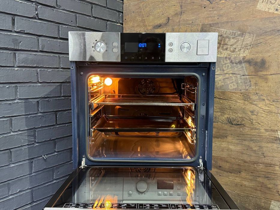 Продам духову шафу Siemens HB676G0S1. Конвекція. Доставлю.