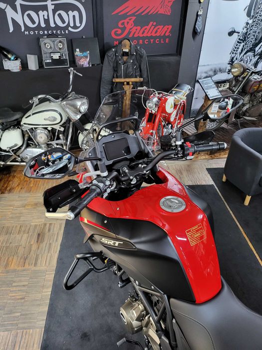 QJ MOTOR SRT 700X Campanha