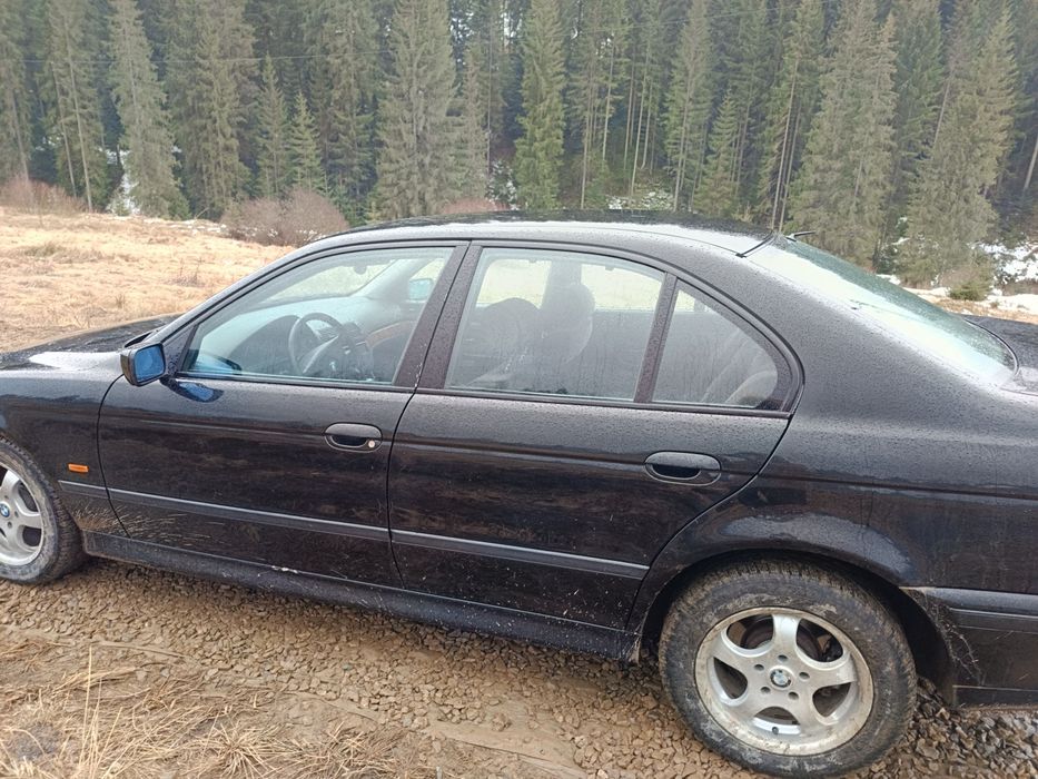 Продаю BMW e39 2.5 бензин