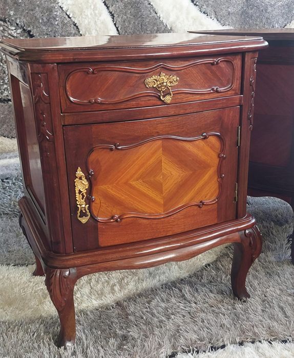 Mobilia  de quarto  estilo antigo