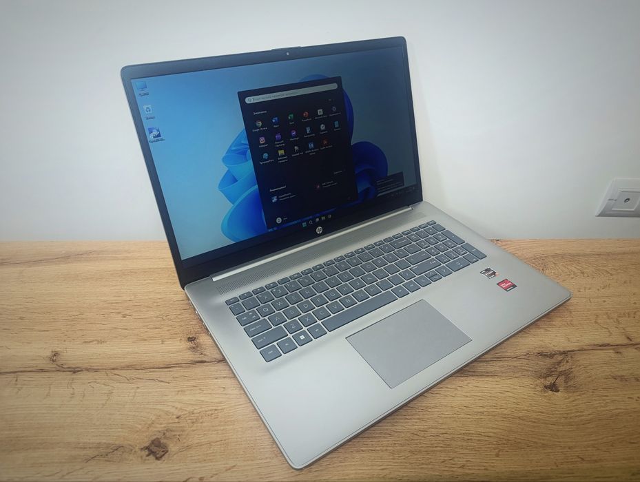 17.3 HD+ ноутбук HP/AMD Ryzen 3 7320U/8GB DDR4/SSD 256GB/АКБ 0% зносу