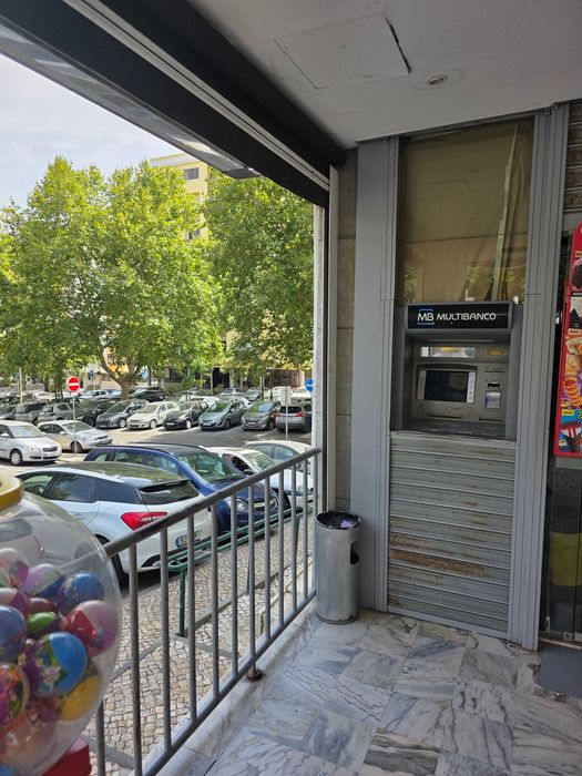 Cede-se Posição Restaurante E Pastelaria C/ Fabrico