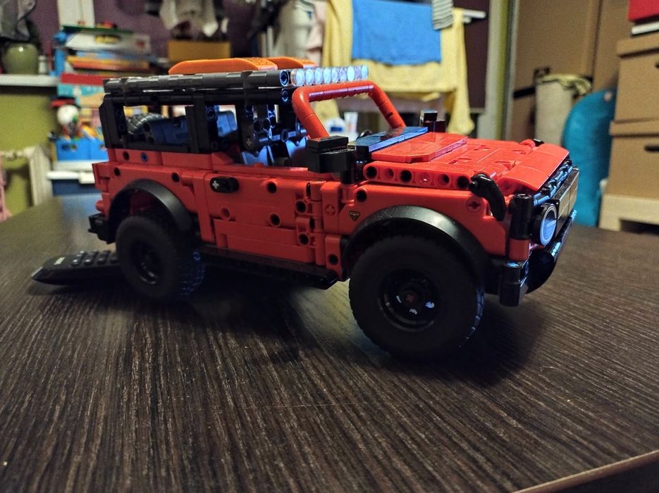 LEGO 42213 Ford Bronco