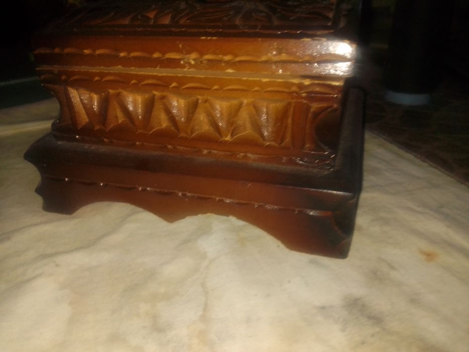 Шкатулка деревянная ручной работы