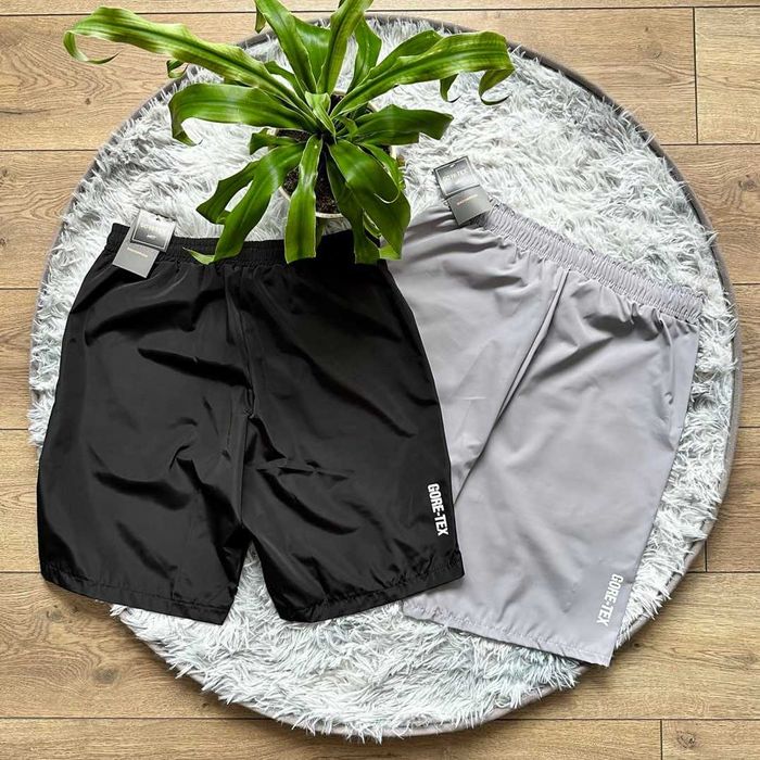 Нейлоновые Шорты ARCTERYX GoreTex (Черные / Серые)