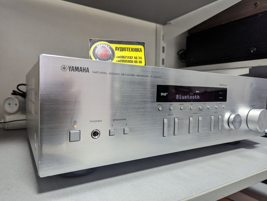 Р-в! Стерео ресивер Yamaha R-N303D. Wi-Fi, Bluetooth, Airplay, ЦАП.