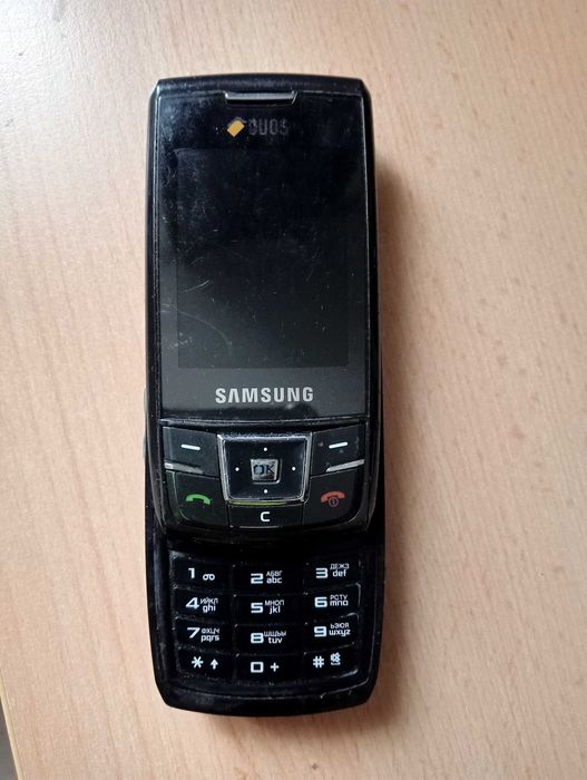 Телефон кнопковий слайдер Samsung