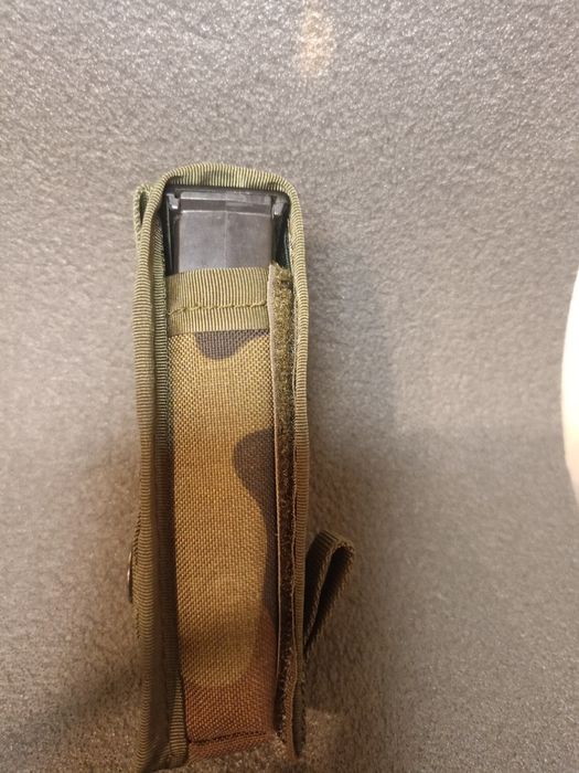 Kieszeń zamykana na magazynek pistoletowy