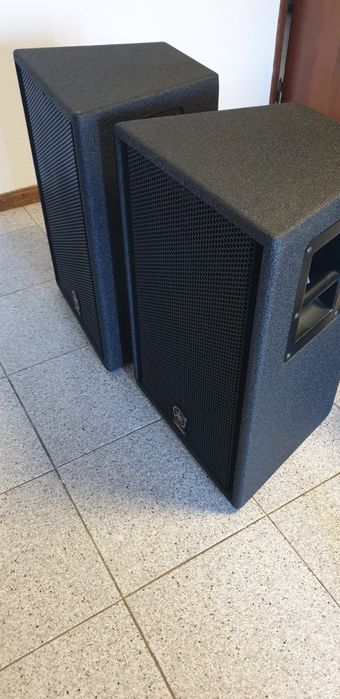 Colunas yamaha  C 112 V