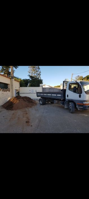 Serviço giratoria / bobcat / carro basculante  / entulho