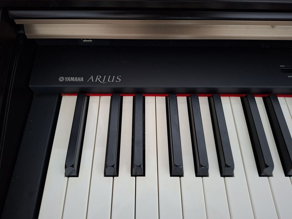Piano Yamaha Arius YDP-181