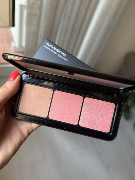Палетка румян і бронзер Kiko Milano multi finish trio blush & bronzer 02