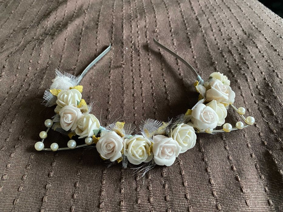 Вінок з троянд з вушками ручної роботи