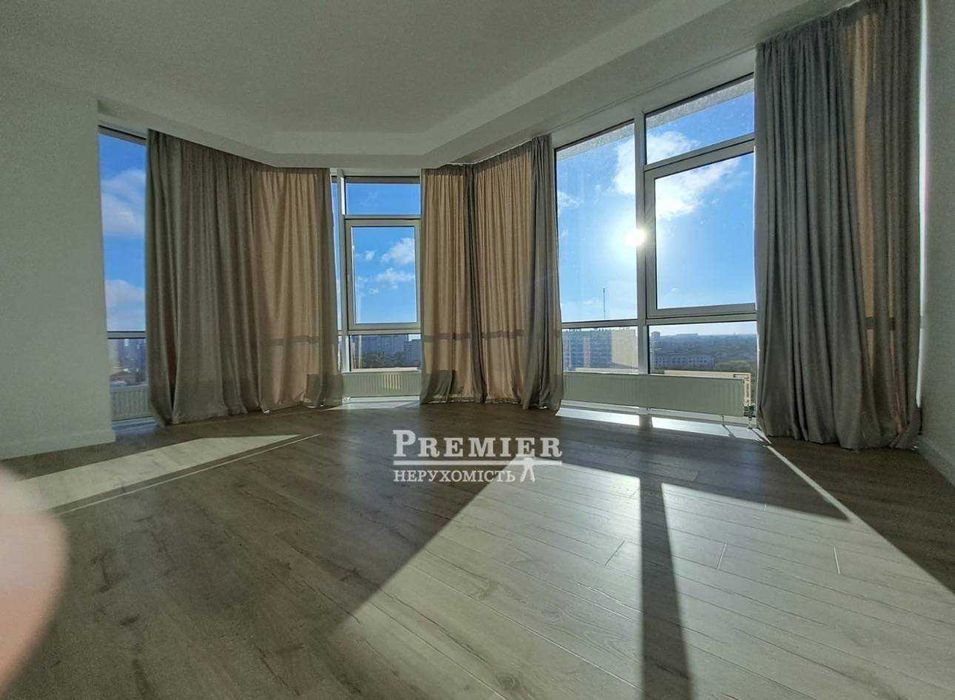 2к квартира з ремонтом на Італійському бульварі, панорамні вікна