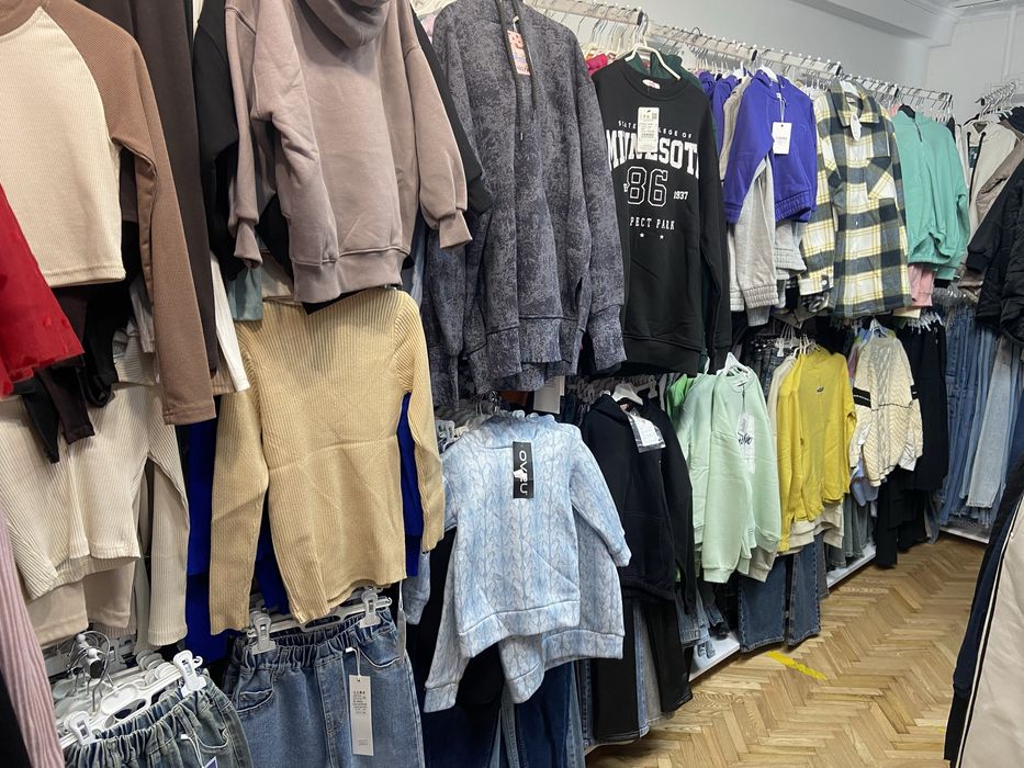 ! Розпродаж ! 50% знижка ! Одяг для дітей та підлітків.