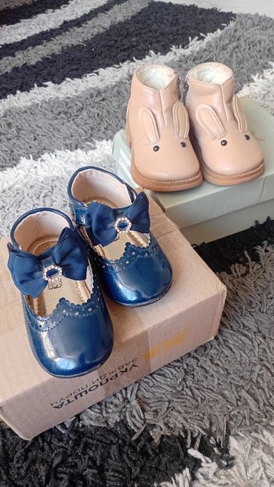 Продам дитяче взуття в гарному стані... Черевички  і туфельки.