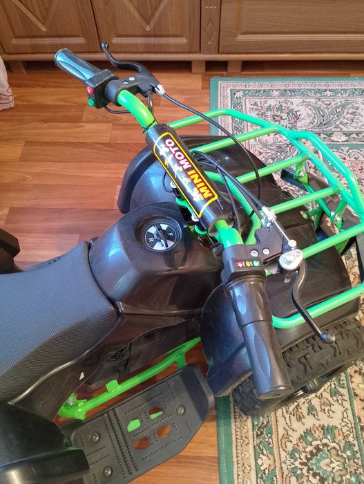 Дитячий квадроцикл