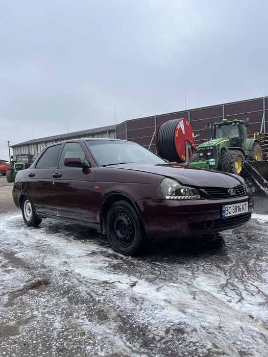 Продам Приору.