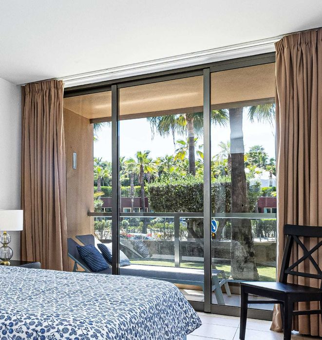 Par cortinas forradas + black out´s tom beje escuro (1,75x2,35)